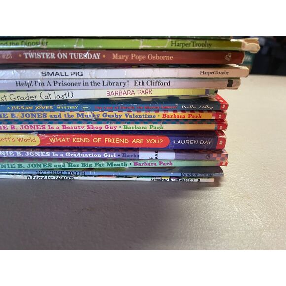 LOT 14 Children's Books First Grade Reader Junie B. Jones, Magic Tree House ++ - Picture 4 of 9